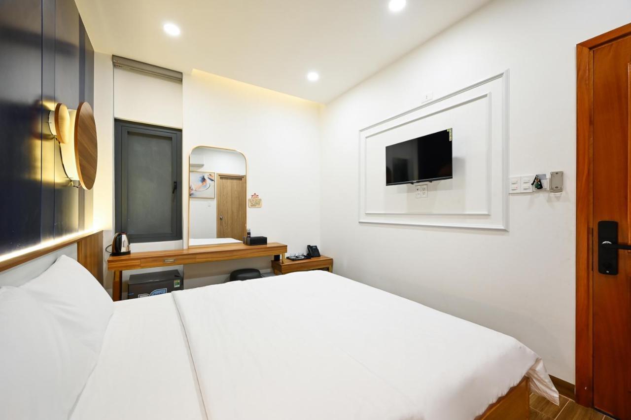 Lotus Airport Hotel Saigon Хошимин Экстерьер фото